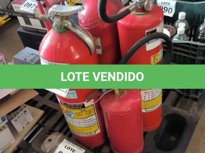 LOTE 091 - 04 EXTINTORES DE INCÊNDIO. (NO ESTADO) ATENÇÃO! FAZER A VISITAÇÃO ANTES DE ARREMATAR, NÃO SABEMOS SE FUNCIONA, LEILÃO NÃO TEM GARANTIA E NEM DEVOLUÇÃO, SUJEITO A POSSÍVEIS AVARIAS VISÍVEIS/OCULTAS E/OU AUSÊNCIA DE COMPONENTES.