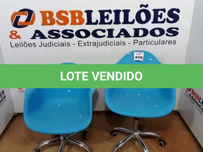 LOTE 406 - 02 CADEIRAS GIRATÓRIAS TIPO CONCHA. (NO ESTADO) ATENÇÃO! FAZER A VISITAÇÃO ANTES DE ARREMATAR, NÃO SABEMOS SE FUNCIONA, LEILÃO NÃO TEM GARANTIA E NEM DEVOLUÇÃO, SUJEITO A POSSÍVEIS AVARIAS VISÍVEIS/OCULTAS E/OU AUSÊNCIA DE COMPONENTES.