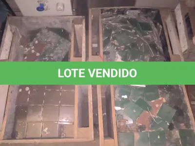 LOTE 116 - 06 CAIXOTES COM PASTILHAS DIVERSAS CORES . (NO ESTADO) ATENÇÃO! FAZER A VISITAÇÃO ANTES DE ARREMATAR, NÃO SABEMOS SE FUNCIONA, LEILÃO NÃO TEM GARANTIA E NEM DEVOLUÇÃO, SUJEITO A POSSÍVEIS AVARIAS VISÍVEIS/OCULTAS E/OU AUSÊNCIA DE COMPONENTES.