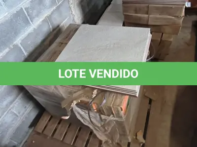 LOTE 186 - 12 CAIXAS DE PORCELANATO POITER PORTOBELLO 60X60CM METROPOLITAN CINZA. (NO ESTADO) ATENÇÃO! FAZER A VISITAÇÃO ANTES DE ARREMATAR, NÃO SABEMOS SE FUNCIONA, LEILÃO NÃO TEM GARANTIA E NEM DEVOLUÇÃO, SUJEITO A POSSÍVEIS AVARIAS VISÍVEIS/OCULTAS E/OU AUSÊNCIA DE COMPONENTES.