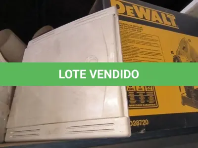 LOTE 302 - 02 CAIXAS COM TAMPAS DE QUADROS ELÉTRICOS GRANDES. (CAIXA ORGANIZADORA NAO INCLUSA) (NO ESTADO) ATENÇÃO! FAZER A VISITAÇÃO ANTES DE ARREMATAR, NÃO SABEMOS SE FUNCIONA, LEILÃO NÃO TEM GARANTIA E NEM DEVOLUÇÃO, SUJEITO A POSSÍVEIS AVARIAS VISÍVEIS/OCULTAS E/OU AUSÊNCIA DE COMPONENTES.