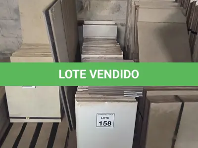 LOTE 158 - 01 LOTE COM REVESTIMENTOS 33X46CM. (NO ESTADO) ATENÇÃO! FAZER A VISITAÇÃO ANTES DE ARREMATAR, NÃO SABEMOS SE FUNCIONA, LEILÃO NÃO TEM GARANTIA E NEM DEVOLUÇÃO, SUJEITO A POSSÍVEIS AVARIAS VISÍVEIS/OCULTAS E/OU AUSÊNCIA DE COMPONENTES.