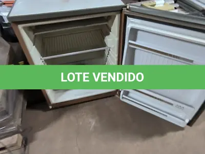 LOTE 192 - 01 FRIGOBAR CONSUL NA COR MARROM. (NO ESTADO) ATENÇÃO! FAZER A VISITAÇÃO ANTES DE ARREMATAR, NÃO SABEMOS SE FUNCIONA, LEILÃO NÃO TEM GARANTIA E NEM DEVOLUÇÃO, SUJEITO A POSSÍVEIS AVARIAS VISÍVEIS/OCULTAS E/OU AUSÊNCIA DE COMPONENTES.