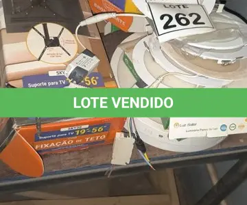 LOTE 262 - 01 LOTE COM LUMINÁRIAS DIVERSAS. (NO ESTADO) ATENÇÃO! FAZER A VISITAÇÃO ANTES DE ARREMATAR, NÃO SABEMOS SE FUNCIONA, LEILÃO NÃO TEM GARANTIA E NEM DEVOLUÇÃO, SUJEITO A POSSÍVEIS AVARIAS VISÍVEIS/OCULTAS E/OU AUSÊNCIA DE COMPONENTES.