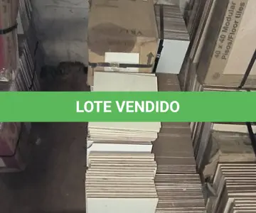 LOTE 163 - 01 LOTE COM REVESTIMENTOS 20X20CM VILAGRES. (NO ESTADO) ATENÇÃO! FAZER A VISITAÇÃO ANTES DE ARREMATAR, NÃO SABEMOS SE FUNCIONA, LEILÃO NÃO TEM GARANTIA E NEM DEVOLUÇÃO, SUJEITO A POSSÍVEIS AVARIAS VISÍVEIS/OCULTAS E/OU AUSÊNCIA DE COMPONENTES.
