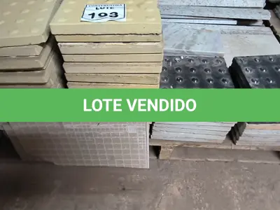 LOTE 193 - 01 LOTE COM PISO TATIL DE ALERTA DIVERSAS CORES 24,5X24,5CM. (NO ESTADO) ATENÇÃO! FAZER A VISITAÇÃO ANTES DE ARREMATAR, NÃO SABEMOS SE FUNCIONA, LEILÃO NÃO TEM GARANTIA E NEM DEVOLUÇÃO, SUJEITO A POSSÍVEIS AVARIAS VISÍVEIS/OCULTAS E/OU AUSÊNCIA DE COMPONENTES.