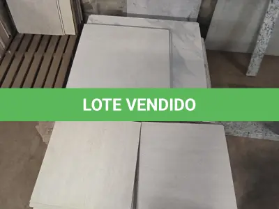 LOTE 182 - 01 PALETE COM PISOS DE DIVERSAS CORES E TAMANHOS. (NO ESTADO) ATENÇÃO! FAZER A VISITAÇÃO ANTES DE ARREMATAR, NÃO SABEMOS SE FUNCIONA, LEILÃO NÃO TEM GARANTIA E NEM DEVOLUÇÃO, SUJEITO A POSSÍVEIS AVARIAS VISÍVEIS/OCULTAS E/OU AUSÊNCIA DE COMPONENTES.