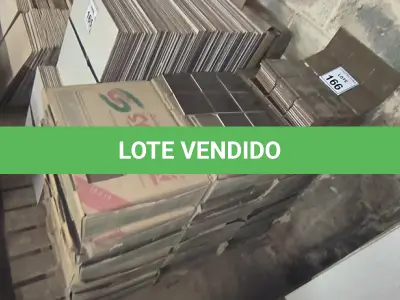 LOTE 166 - 21 CAIXAS DE PASTILHAS  CERÂMICAS ESMALTADAS PARA REVESTIMENTOS 10X10CM NA COR MARROM. (NO ESTADO) ATENÇÃO! FAZER A VISITAÇÃO ANTES DE ARREMATAR, NÃO SABEMOS SE FUNCIONA, LEILÃO NÃO TEM GARANTIA E NEM DEVOLUÇÃO, SUJEITO A POSSÍVEIS AVARIAS VISÍVEIS/OCULTAS E/OU AUSÊNCIA DE COMPONENTES.