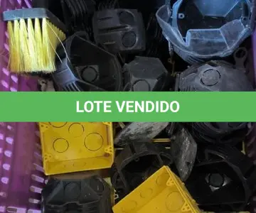 LOTE 217 - 01 LOTE COM CAIXA DE LUZ 4X4 E 4X2. (CAIXA ORGANIZADORA NAO INCLUSA) (NO ESTADO) ATENÇÃO! FAZER A VISITAÇÃO ANTES DE ARREMATAR, NÃO SABEMOS SE FUNCIONA, LEILÃO NÃO TEM GARANTIA E NEM DEVOLUÇÃO, SUJEITO A POSSÍVEIS AVARIAS VISÍVEIS/OCULTAS E/OU AUSÊNCIA DE COMPONENTES.