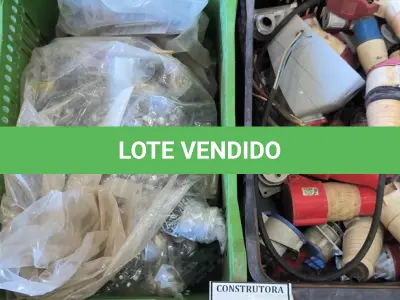 LOTE 226 - 01 LOTE COM TOMADAS INDUSTRIAIS E PARAFUSOS DIVERSOS. (CAIXA ORGANIZADORA NAO INCLUSA) (NO ESTADO) ATENÇÃO! FAZER A VISITAÇÃO ANTES DE ARREMATAR, NÃO SABEMOS SE FUNCIONA, LEILÃO NÃO TEM GARANTIA E NEM DEVOLUÇÃO, SUJEITO A POSSÍVEIS AVARIAS VISÍVEIS/OCULTAS E/OU AUSÊNCIA DE COMPONENTES.