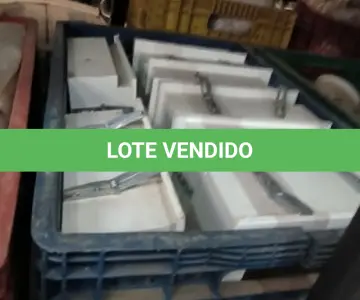 LOTE 297 - 01 LOTE COM PLAFON DE EMBUTIR BRANCO 20X20. (CAIXA ORGANIZADORA NAO INCLUSA) (NO ESTADO) ATENÇÃO! FAZER A VISITAÇÃO ANTES DE ARREMATAR, NÃO SABEMOS SE FUNCIONA, LEILÃO NÃO TEM GARANTIA E NEM DEVOLUÇÃO, SUJEITO A POSSÍVEIS AVARIAS VISÍVEIS/OCULTAS E/OU AUSÊNCIA DE COMPONENTES.