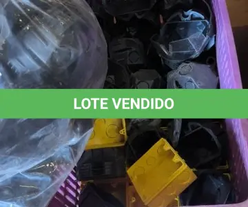LOTE 217 - 01 LOTE COM CAIXA DE LUZ 4X4 E 4X2. (CAIXA ORGANIZADORA NAO INCLUSA) (NO ESTADO) ATENÇÃO! FAZER A VISITAÇÃO ANTES DE ARREMATAR, NÃO SABEMOS SE FUNCIONA, LEILÃO NÃO TEM GARANTIA E NEM DEVOLUÇÃO, SUJEITO A POSSÍVEIS AVARIAS VISÍVEIS/OCULTAS E/OU AUSÊNCIA DE COMPONENTES.