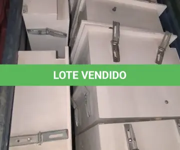 LOTE 297 - 01 LOTE COM PLAFON DE EMBUTIR BRANCO 20X20. (CAIXA ORGANIZADORA NAO INCLUSA) (NO ESTADO) ATENÇÃO! FAZER A VISITAÇÃO ANTES DE ARREMATAR, NÃO SABEMOS SE FUNCIONA, LEILÃO NÃO TEM GARANTIA E NEM DEVOLUÇÃO, SUJEITO A POSSÍVEIS AVARIAS VISÍVEIS/OCULTAS E/OU AUSÊNCIA DE COMPONENTES.