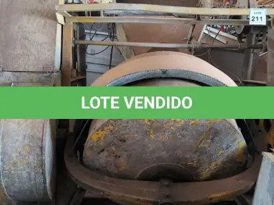 LOTE 211 - 01 BETONEIRA INDUSTRIAL TRIFÁSICO NA COR AMARELO. (NO ESTADO) ATENÇÃO! FAZER A VISITAÇÃO ANTES DE ARREMATAR, NÃO SABEMOS SE FUNCIONA, LEILÃO NÃO TEM GARANTIA E NEM DEVOLUÇÃO, SUJEITO A POSSÍVEIS AVARIAS VISÍVEIS/OCULTAS E/OU AUSÊNCIA DE COMPONENTES.
