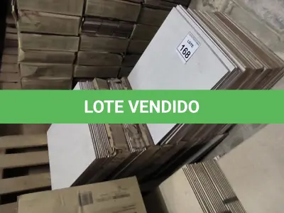 LOTE 168 - 01 LOTE COM APROXIMADAMENTE 10 CAIXAS DE PISOS FLOR TILES 45,6X45,6 CECRISA  CORES DIVERSAS. (NO ESTADO) ATENÇÃO! FAZER A VISITAÇÃO ANTES DE ARREMATAR, NÃO SABEMOS SE FUNCIONA, LEILÃO NÃO TEM GARANTIA E NEM DEVOLUÇÃO, SUJEITO A POSSÍVEIS AVARIAS VISÍVEIS/OCULTAS E/OU AUSÊNCIA DE COMPONENTES.