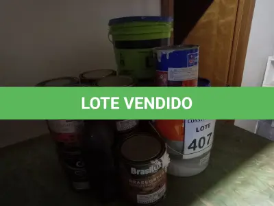 LOTE 405 - 01 LOTE COM LATAS DE TINTA DIVERSAS. (NO ESTADO) ATENÇÃO! FAZER A VISITAÇÃO ANTES DE ARREMATAR, NÃO SABEMOS SE FUNCIONA, LEILÃO NÃO TEM GARANTIA E NEM DEVOLUÇÃO, SUJEITO A POSSÍVEIS AVARIAS VISÍVEIS/OCULTAS E/OU AUSÊNCIA DE COMPONENTES. 