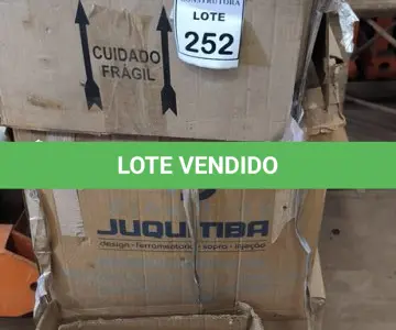 LOTE 252 - 01 LOTE COM LUMINÁRIAS DIVERSAS. (NO ESTADO) ATENÇÃO! FAZER A VISITAÇÃO ANTES DE ARREMATAR, NÃO SABEMOS SE FUNCIONA, LEILÃO NÃO TEM GARANTIA E NEM DEVOLUÇÃO, SUJEITO A POSSÍVEIS AVARIAS VISÍVEIS/OCULTAS E/OU AUSÊNCIA DE COMPONENTES.