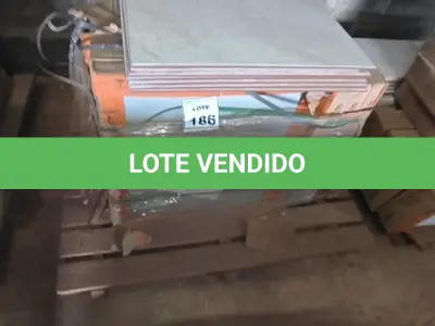 LOTE 186 - 12 CAIXAS DE PORCELANATO POITER PORTOBELLO 60X60CM METROPOLITAN CINZA. (NO ESTADO) ATENÇÃO! FAZER A VISITAÇÃO ANTES DE ARREMATAR, NÃO SABEMOS SE FUNCIONA, LEILÃO NÃO TEM GARANTIA E NEM DEVOLUÇÃO, SUJEITO A POSSÍVEIS AVARIAS VISÍVEIS/OCULTAS E/OU AUSÊNCIA DE COMPONENTES.