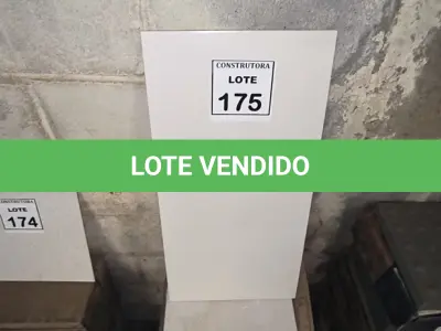 LOTE 175 - 09 CAIXAS DE REVESTIMENTOS PORTOBELO MONOPOROSA 30X60CMCETIM BIANCO. (NO ESTADO) ATENÇÃO! FAZER A VISITAÇÃO ANTES DE ARREMATAR, NÃO SABEMOS SE FUNCIONA, LEILÃO NÃO TEM GARANTIA E NEM DEVOLUÇÃO, SUJEITO A POSSÍVEIS AVARIAS VISÍVEIS/OCULTAS E/OU AUSÊNCIA DE COMPONENTES.