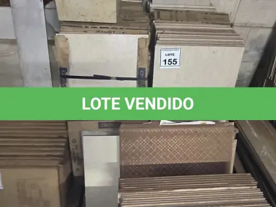 LOTE 155 - 01 LOTE COM APROXIMADAMENTE 30 CAIXAS DE PISO FLOR TILES 45,6X45,6 CECRISA CORES DIVERSAS. (NO ESTADO) ATENÇÃO! FAZER A VISITAÇÃO ANTES DE ARREMATAR, NÃO SABEMOS SE FUNCIONA, LEILÃO NÃO TEM GARANTIA E NEM DEVOLUÇÃO, SUJEITO A POSSÍVEIS AVARIAS VISÍVEIS/OCULTAS E/OU AUSÊNCIA DE COMPONENTES.