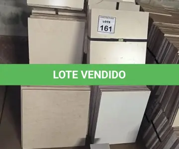 LOTE 161 - 01 LOTE COM PISOS NA COR BEGE 35X35CM E REVESTIMENTOS 32X45CM. (NO ESTADO) ATENÇÃO! FAZER A VISITAÇÃO ANTES DE ARREMATAR, NÃO SABEMOS SE FUNCIONA, LEILÃO NÃO TEM GARANTIA E NEM DEVOLUÇÃO, SUJEITO A POSSÍVEIS AVARIAS VISÍVEIS/OCULTAS E/OU AUSÊNCIA DE COMPONENTES.