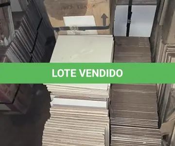 LOTE 163 - 01 LOTE COM REVESTIMENTOS 20X20CM VILAGRES. (NO ESTADO) ATENÇÃO! FAZER A VISITAÇÃO ANTES DE ARREMATAR, NÃO SABEMOS SE FUNCIONA, LEILÃO NÃO TEM GARANTIA E NEM DEVOLUÇÃO, SUJEITO A POSSÍVEIS AVARIAS VISÍVEIS/OCULTAS E/OU AUSÊNCIA DE COMPONENTES.
