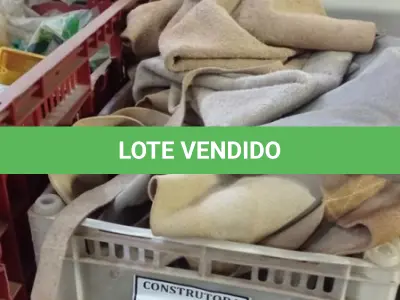 LOTE 428 - 01 LOTE COM JALECOS EM COURO PARA PROTEÇÃO E CAIXA DE LUZ 4X4. (CAIXA ORGANIZADORA NAO INCLUSA) (NO ESTADO) ATENÇÃO! FAZER A VISITAÇÃO ANTES DE ARREMATAR, NÃO SABEMOS SE FUNCIONA, LEILÃO NÃO TEM GARANTIA E NEM DEVOLUÇÃO, SUJEITO A POSSÍVEIS AVARIAS VISÍVEIS/OCULTAS E/OU AUSÊNCIA DE COMPONENTES.