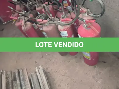 LOTE 205 - 01 LOTE COM 20 EXTINTORES DE INCÊNDIO DIVERSOS. (NO ESTADO) ATENÇÃO! FAZER A VISITAÇÃO ANTES DE ARREMATAR, NÃO SABEMOS SE FUNCIONA, LEILÃO NÃO TEM GARANTIA E NEM DEVOLUÇÃO, SUJEITO A POSSÍVEIS AVARIAS VISÍVEIS/OCULTAS E/OU AUSÊNCIA DE COMPONENTES.