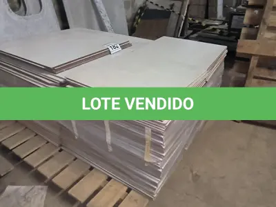 LOTE 182 - 01 PALETE COM PISOS DE DIVERSAS CORES E TAMANHOS. (NO ESTADO) ATENÇÃO! FAZER A VISITAÇÃO ANTES DE ARREMATAR, NÃO SABEMOS SE FUNCIONA, LEILÃO NÃO TEM GARANTIA E NEM DEVOLUÇÃO, SUJEITO A POSSÍVEIS AVARIAS VISÍVEIS/OCULTAS E/OU AUSÊNCIA DE COMPONENTES.