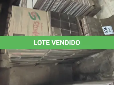 LOTE 166 - 21 CAIXAS DE PASTILHAS  CERÂMICAS ESMALTADAS PARA REVESTIMENTOS 10X10CM NA COR MARROM. (NO ESTADO) ATENÇÃO! FAZER A VISITAÇÃO ANTES DE ARREMATAR, NÃO SABEMOS SE FUNCIONA, LEILÃO NÃO TEM GARANTIA E NEM DEVOLUÇÃO, SUJEITO A POSSÍVEIS AVARIAS VISÍVEIS/OCULTAS E/OU AUSÊNCIA DE COMPONENTES.