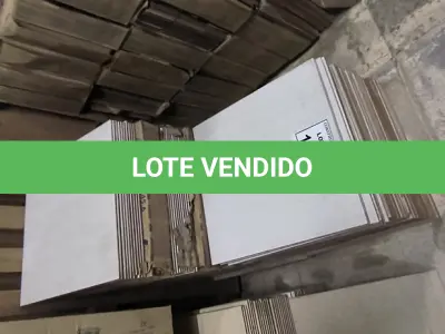 LOTE 168 - 01 LOTE COM APROXIMADAMENTE 10 CAIXAS DE PISOS FLOR TILES 45,6X45,6 CECRISA  CORES DIVERSAS. (NO ESTADO) ATENÇÃO! FAZER A VISITAÇÃO ANTES DE ARREMATAR, NÃO SABEMOS SE FUNCIONA, LEILÃO NÃO TEM GARANTIA E NEM DEVOLUÇÃO, SUJEITO A POSSÍVEIS AVARIAS VISÍVEIS/OCULTAS E/OU AUSÊNCIA DE COMPONENTES.