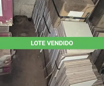 LOTE 163 - 01 LOTE COM REVESTIMENTOS 20X20CM VILAGRES. (NO ESTADO) ATENÇÃO! FAZER A VISITAÇÃO ANTES DE ARREMATAR, NÃO SABEMOS SE FUNCIONA, LEILÃO NÃO TEM GARANTIA E NEM DEVOLUÇÃO, SUJEITO A POSSÍVEIS AVARIAS VISÍVEIS/OCULTAS E/OU AUSÊNCIA DE COMPONENTES.