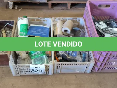 LOTE 229 - 01 LOTE COM SENSORES DE PRESENÇA, PORTA GRELHA ,GRAMPOS PARA TELHA E ANÉIS DE VEDAÇÃO. (CAIXA ORGANIZADORA NAO INCLUSA) (NO ESTADO) ATENÇÃO! FAZER A VISITAÇÃO ANTES DE ARREMATAR, NÃO SABEMOS SE FUNCIONA, LEILÃO NÃO TEM GARANTIA E NEM DEVOLUÇÃO, SUJEITO A POSSÍVEIS AVARIAS VISÍVEIS/OCULTAS E/OU AUSÊNCIA DE COMPONENTES.