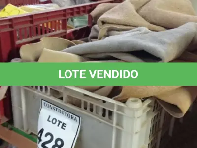 LOTE 428 - 01 LOTE COM JALECOS EM COURO PARA PROTEÇÃO E CAIXA DE LUZ 4X4. (CAIXA ORGANIZADORA NAO INCLUSA) (NO ESTADO) ATENÇÃO! FAZER A VISITAÇÃO ANTES DE ARREMATAR, NÃO SABEMOS SE FUNCIONA, LEILÃO NÃO TEM GARANTIA E NEM DEVOLUÇÃO, SUJEITO A POSSÍVEIS AVARIAS VISÍVEIS/OCULTAS E/OU AUSÊNCIA DE COMPONENTES.