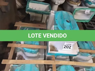 LOTE 202 - 04 TANQUES DECA. (NO ESTADO) ATENÇÃO! FAZER A VISITAÇÃO ANTES DE ARREMATAR, NÃO SABEMOS SE FUNCIONA, LEILÃO NÃO TEM GARANTIA E NEM DEVOLUÇÃO, SUJEITO A POSSÍVEIS AVARIAS VISÍVEIS/OCULTAS E/OU AUSÊNCIA DE COMPONENTES.