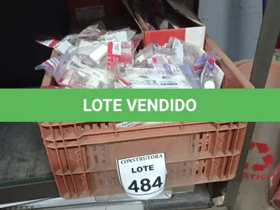 LOTE 484 - 01 LOTE COM MÓDULOS DE SAÍDA DE FIO 1M, PLACAS DE 2 POSTOS SEPARADOS 4X2, PULSADOR PARA CAMPAINHA E CAMPAINHA CIGARRA. (CAIXA ORGANIZADORA NAO INCLUSA) (NO ESTADO) ATENÇÃO! FAZER A VISITAÇÃO ANTES DE ARREMATAR, NÃO SABEMOS SE FUNCIONA, LEILÃO NÃO TEM GARANTIA E NEM DEVOLUÇÃO, SUJEITO A POSSÍVEIS AVARIAS VISÍVEIS/OCULTAS E/OU AUSÊNCIA DE COMPONENTES.