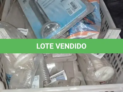 LOTE 575 - 01 LOTE COM CHUVEIROS, ESTABILIZADOR PARA LAVATÓRIOS. (CAIXA ORGANIZADORA NAO INCLUSA) (NO ESTADO) ATENÇÃO! FAZER A VISITAÇÃO ANTES DE ARREMATAR, NÃO SABEMOS SE FUNCIONA, LEILÃO NÃO TEM GARANTIA E NEM DEVOLUÇÃO, SUJEITO A POSSÍVEIS AVARIAS VISÍVEIS/OCULTAS E/OU AUSÊNCIA DE COMPONENTES.