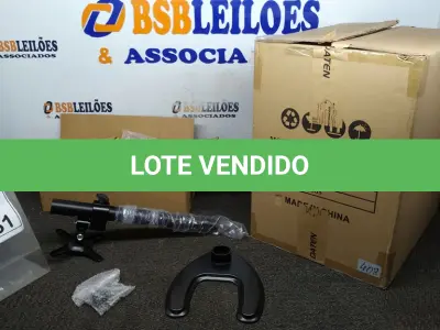 LOTE 181 - 01 CAIXA COM 06 SUPORTES PARA MONITORES MARCA DATEN. (NO ESTADO) ATENÇÃO! FAZER A VISITAÇÃO ANTES DE ARREMATAR, NÃO SABEMOS SE FUNCIONA, LEILÃO NÃO TEM GARANTIA E NEM DEVOLUÇÃO, SUJEITO A POSSÍVEIS AVARIAS VISÍVEIS/OCULTAS E/OU AUSÊNCIA DE COMPONENTES.