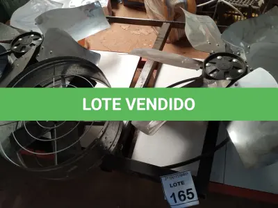 LOTE 165 - 01 EXAUSTOR E 02 HÉLICES COM BASE. (NO ESTADO) ATENÇÃO! FAZER A VISITAÇÃO ANTES DE ARREMATAR, NÃO SABEMOS SE FUNCIONA, LEILÃO NÃO TEM GARANTIA E NEM DEVOLUÇÃO, SUJEITO A POSSÍVEIS AVARIAS VISÍVEIS/OCULTAS E/OU AUSÊNCIA DE COMPONENTES.