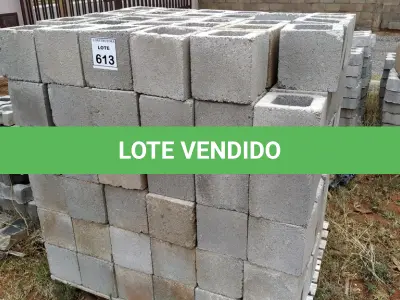 LOTE 613 - 01 LOTE COM BLOCOS DE CONCRETO DE 1 FURO. (NO ESTADO) ATENÇÃO! FAZER A VISITAÇÃO ANTES DE ARREMATAR, NÃO SABEMOS SE FUNCIONA, LEILÃO NÃO TEM GARANTIA E NEM DEVOLUÇÃO, SUJEITO A POSSÍVEIS AVARIAS VISÍVEIS/OCULTAS E/OU AUSÊNCIA DE COMPONENTES.