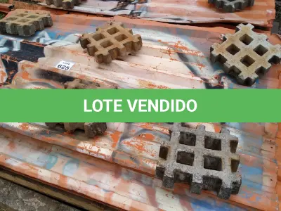 LOTE 625 - 01 LOTE COM TELHAS DE ZINCO QUE ERAM USADAS COMO TAPUME. (NO ESTADO) ATENÇÃO! FAZER A VISITAÇÃO ANTES DE ARREMATAR, NÃO SABEMOS SE FUNCIONA, LEILÃO NÃO TEM GARANTIA E NEM DEVOLUÇÃO, SUJEITO A POSSÍVEIS AVARIAS VISÍVEIS/OCULTAS E/OU AUSÊNCIA DE COMPONENTES.