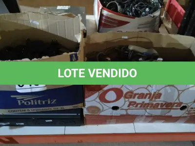 LOTE 040 - 01 LOTE COM GRANDE QUANTIDADE DE FONTES DIVERSAS, DVR, HD, LEITORAS DE CÓDIGO DE BARRAS E PERIFÉRICOS DIVERSOS. (NO ESTADO) ATENÇÃO! FAZER A VISITAÇÃO ANTES DE ARREMATAR, NÃO SABEMOS SE FUNCIONA, LEILÃO NÃO TEM GARANTIA E NEM DEVOLUÇÃO, SUJEITO A POSSÍVEIS AVARIAS VISÍVEIS/OCULTAS E/OU AUSÊNCIA DE COMPONENTES.
