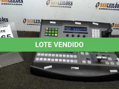 LOTE 065 - 01 PAINEL DE CONTROLE ATEM 1 M/5 BRODCAST PANEL. (NO ESTADO) ATENÇÃO! FAZER A VISITAÇÃO ANTES DE ARREMATAR, NÃO SABEMOS SE FUNCIONA, LEILÃO NÃO TEM GARANTIA E NEM DEVOLUÇÃO, SUJEITO A POSSÍVEIS AVARIAS VISÍVEIS/OCULTAS E/OU AUSÊNCIA DE COMPONENTES.