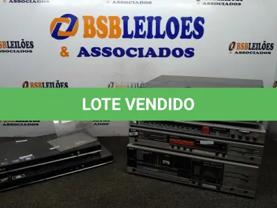 LOTE 082 - 02 APARELHOS DE DVD MARCA LG, 01 TERMINAL DE COMUNICAÇÃO MARCA SONY, 01 TOCA VINIL MARCA PHILIPS, 01 RECEIVER FR 210 MARCA PHILIPS E 01 TOCA FITAS FC 210 MARCA PHILIPS. (NO ESTADO) ATENÇÃO! FAZER A VISITAÇÃO ANTES DE ARREMATAR, NÃO SABEMOS SE FUNCIONA, LEILÃO NÃO TEM GARANTIA E NEM DEVOLUÇÃO, SUJEITO A POSSÍVEIS AVARIAS VISÍVEIS/OCULTAS E/OU AUSÊNCIA DE COMPONENTES.