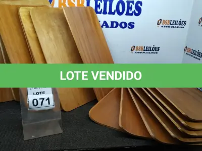 LOTE 071 - 20 PEÇAS DE MADEIRA. (NO ESTADO) ATENÇÃO! FAZER A VISITAÇÃO ANTES DE ARREMATAR, NÃO SABEMOS SE FUNCIONA, LEILÃO NÃO TEM GARANTIA E NEM DEVOLUÇÃO, SUJEITO A POSSÍVEIS AVARIAS VISÍVEIS/OCULTAS E/OU AUSÊNCIA DE COMPONENTES.