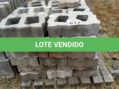 LOTE 612 - 01 LOTE COM BLOQUETES EM CONCRETO 2 FUROS. (NO ESTADO) ATENÇÃO! FAZER A VISITAÇÃO ANTES DE ARREMATAR, NÃO SABEMOS SE FUNCIONA, LEILÃO NÃO TEM GARANTIA E NEM DEVOLUÇÃO, SUJEITO A POSSÍVEIS AVARIAS VISÍVEIS/OCULTAS E/OU AUSÊNCIA DE COMPONENTES.