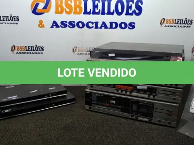 LOTE 082 - 02 APARELHOS DE DVD MARCA LG, 01 TERMINAL DE COMUNICAÇÃO MARCA SONY, 01 TOCA VINIL MARCA PHILIPS, 01 RECEIVER FR 210 MARCA PHILIPS E 01 TOCA FITAS FC 210 MARCA PHILIPS. (NO ESTADO) ATENÇÃO! FAZER A VISITAÇÃO ANTES DE ARREMATAR, NÃO SABEMOS SE FUNCIONA, LEILÃO NÃO TEM GARANTIA E NEM DEVOLUÇÃO, SUJEITO A POSSÍVEIS AVARIAS VISÍVEIS/OCULTAS E/OU AUSÊNCIA DE COMPONENTES.