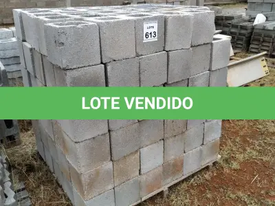 LOTE 613 - 01 LOTE COM BLOCOS DE CONCRETO DE 1 FURO. (NO ESTADO) ATENÇÃO! FAZER A VISITAÇÃO ANTES DE ARREMATAR, NÃO SABEMOS SE FUNCIONA, LEILÃO NÃO TEM GARANTIA E NEM DEVOLUÇÃO, SUJEITO A POSSÍVEIS AVARIAS VISÍVEIS/OCULTAS E/OU AUSÊNCIA DE COMPONENTES.