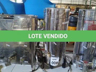 LOTE 008 - 03 CAFETEIRAS INDUSTRIAIS EM INOX COM AVARIAS. (NO ESTADO) ATENÇÃO! FAZER A VISITAÇÃO ANTES DE ARREMATAR, NÃO SABEMOS SE FUNCIONA, LEILÃO NÃO TEM GARANTIA E NEM DEVOLUÇÃO, SUJEITO A POSSÍVEIS AVARIAS VISÍVEIS/OCULTAS E/OU AUSÊNCIA DE COMPONENTES.