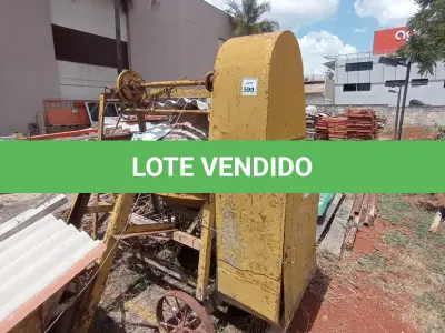 LOTE 599 - 01 BETONEIRA PARA OBRA INDUSTRIAL TRIFÁSICO. (NO ESTADO) ATENÇÃO! FAZER A VISITAÇÃO ANTES DE ARREMATAR, NÃO SABEMOS SE FUNCIONA, LEILÃO NÃO TEM GARANTIA E NEM DEVOLUÇÃO, SUJEITO A POSSÍVEIS AVARIAS VISÍVEIS/OCULTAS E/OU AUSÊNCIA DE COMPONENTES.